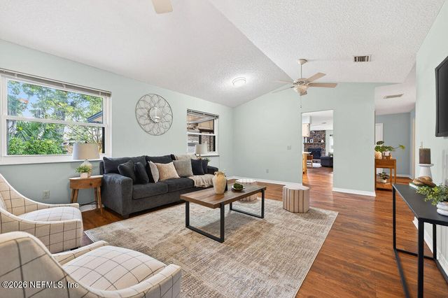 584 ARTHUR MIDDLETON Circle, Orange Park, FL 32073