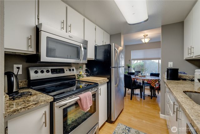 323 75th Street SE #A-14, Everett, WA 98203
