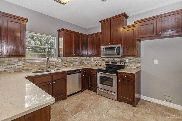 3205 Black Oak Lane, Mission, TX 78573