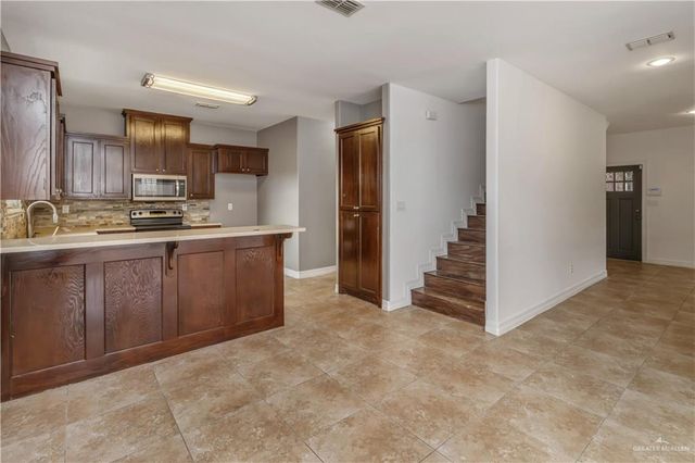 3205 Black Oak Lane, Mission, TX 78573