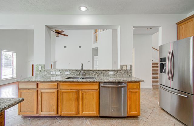 1402 Pine Knot Court, Pearland, TX 77581
