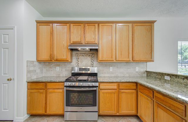 1402 Pine Knot Court, Pearland, TX 77581