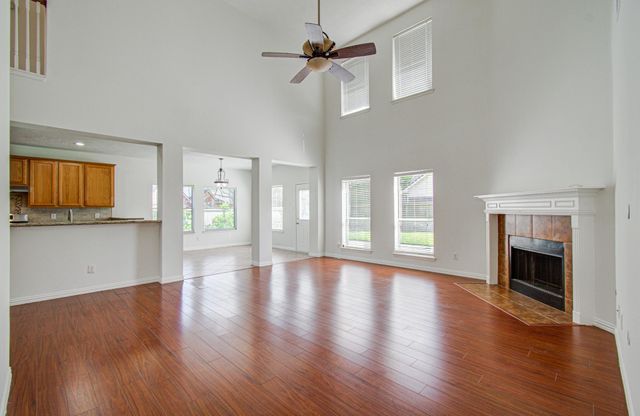 1402 Pine Knot Court, Pearland, TX 77581