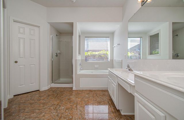 1402 Pine Knot Court, Pearland, TX 77581