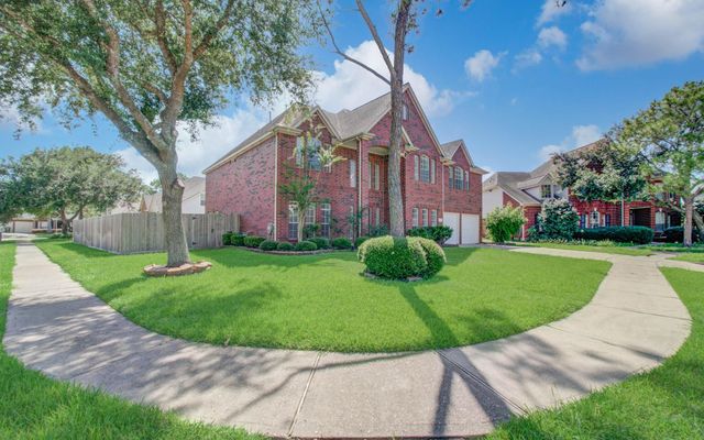 1402 Pine Knot Court, Pearland, TX 77581