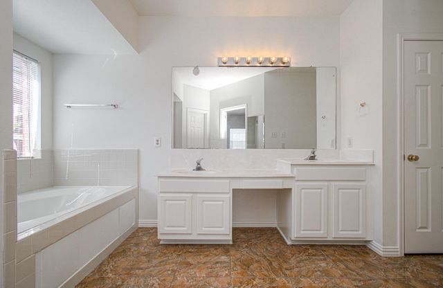 1402 Pine Knot Court, Pearland, TX 77581