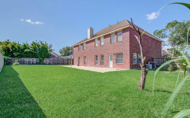1402 Pine Knot Court, Pearland, TX 77581
