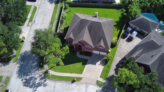 1402 Pine Knot Court, Pearland, TX 77581