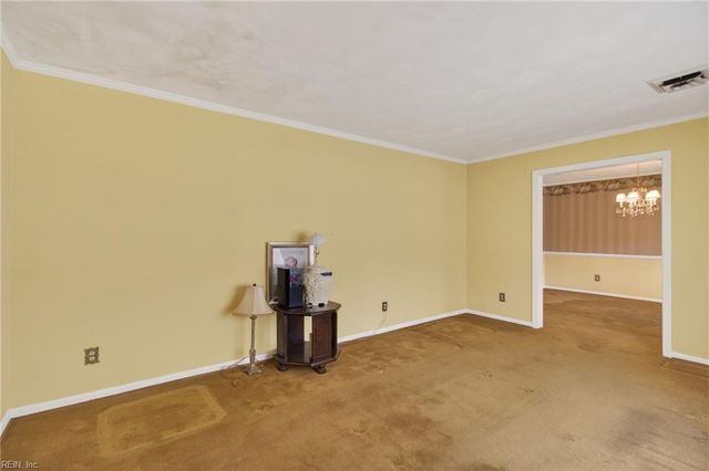 600 Larkspur RD, Portsmouth, VA 23703