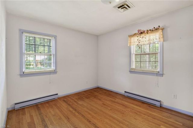 600 Larkspur RD, Portsmouth, VA 23703