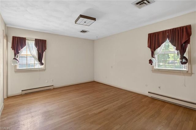 600 Larkspur RD, Portsmouth, VA 23703