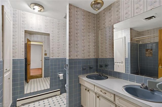 600 Larkspur RD, Portsmouth, VA 23703