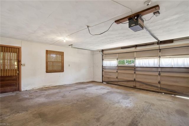 600 Larkspur RD, Portsmouth, VA 23703