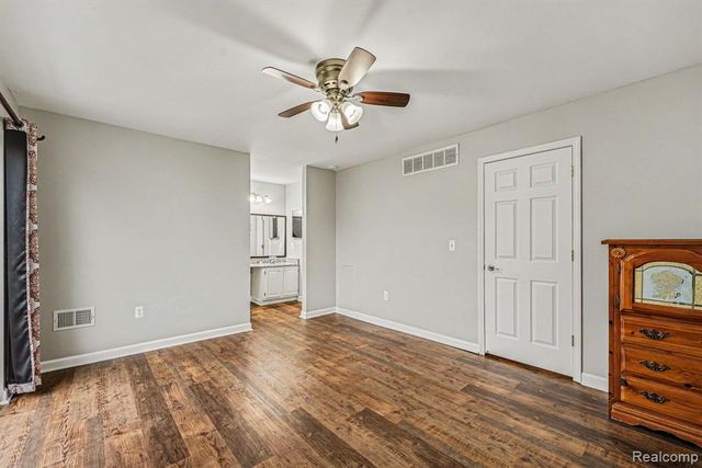 24483 Bashian Drive, Novi, MI 48375