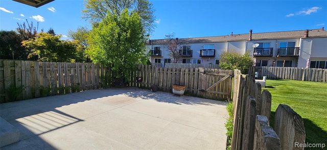 24483 Bashian Drive, Novi, MI 48375