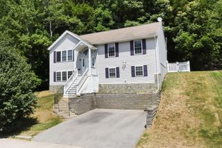 16 Sherwood Rd, Worcester, MA 01602