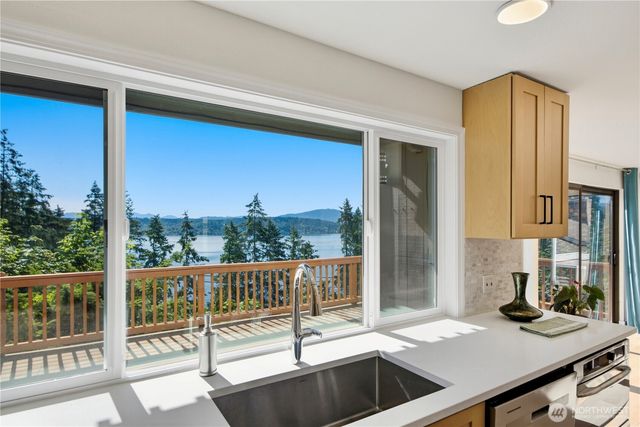 110 174th Place NE, Bellevue, WA 98008