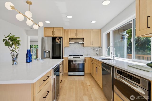 110 174th Place NE, Bellevue, WA 98008