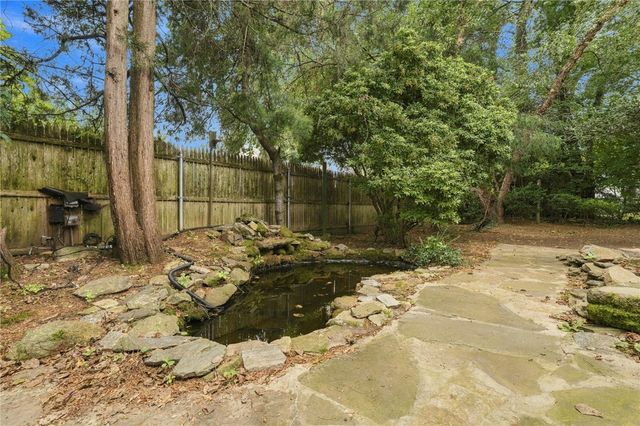 2 Elton Circle, Cranston, RI 02921
