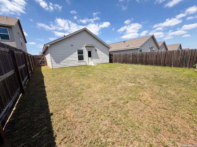 5829 TEXAS SPUR, Seguin, TX 78155