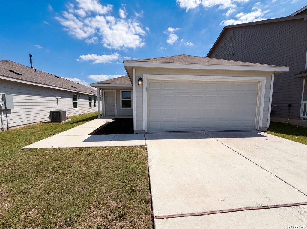 5829 TEXAS SPUR, Seguin, TX 78155