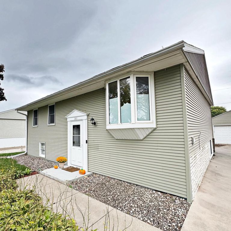 2851 29th COURT S, La Crosse, WI 54601