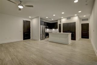 6400 Washington Avenue 723, Houston, TX 77007