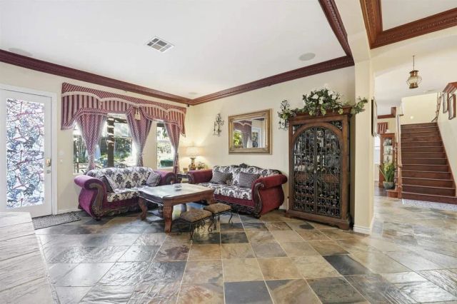 7132 Torrey Mesa Ct, San Diego, CA 92129