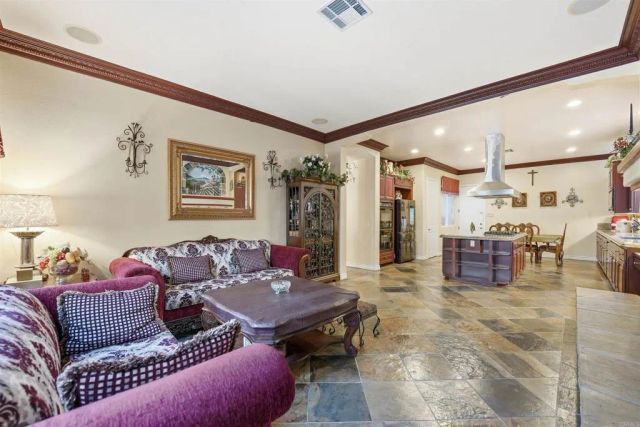 7132 Torrey Mesa Ct, San Diego, CA 92129