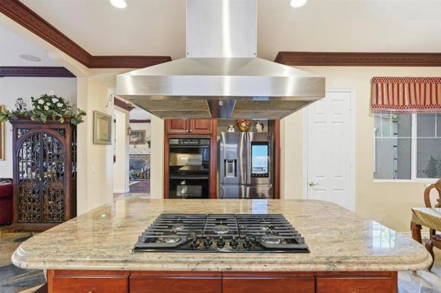 7132 Torrey Mesa Ct, San Diego, CA 92129