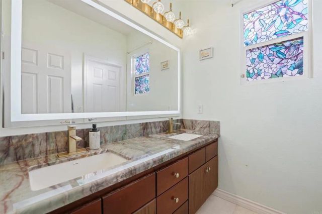 7132 Torrey Mesa Ct, San Diego, CA 92129