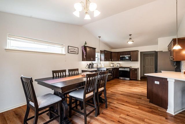 333 Nature PLACE, Johnson Creek, WI 53038