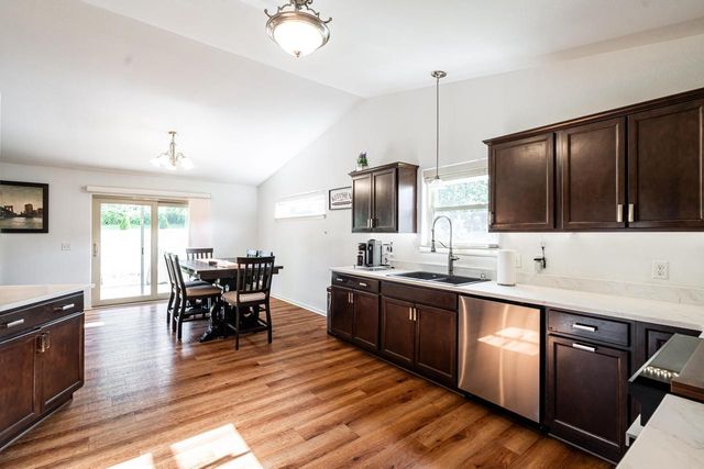 333 Nature PLACE, Johnson Creek, WI 53038