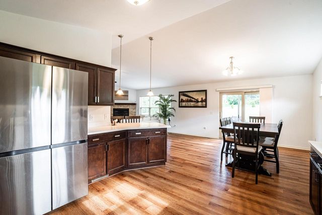 333 Nature PLACE, Johnson Creek, WI 53038