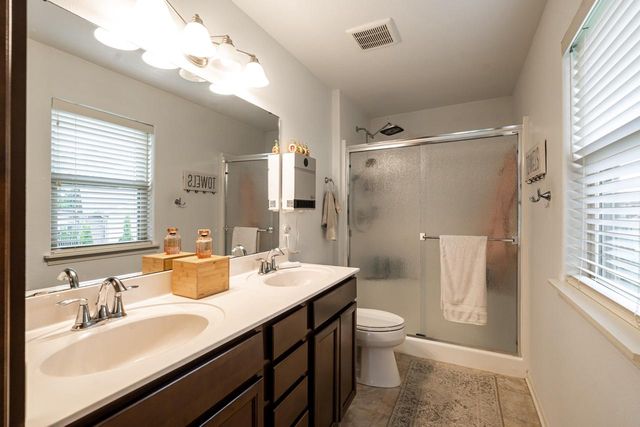 333 Nature PLACE, Johnson Creek, WI 53038