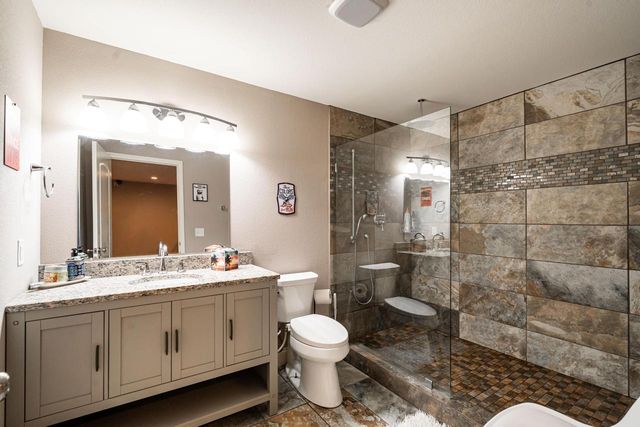333 Nature PLACE, Johnson Creek, WI 53038
