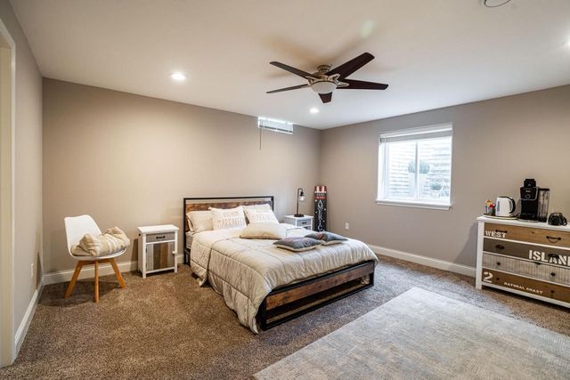 333 Nature PLACE, Johnson Creek, WI 53038