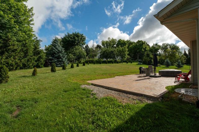 333 Nature PLACE, Johnson Creek, WI 53038