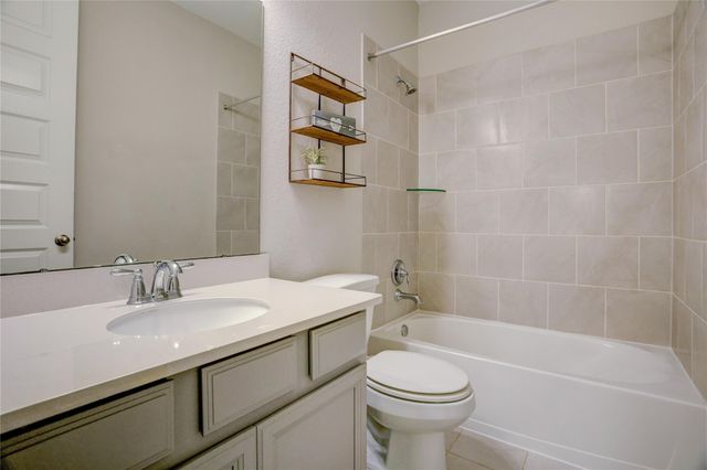 3535 Manor View Court, Pearland, TX 77584