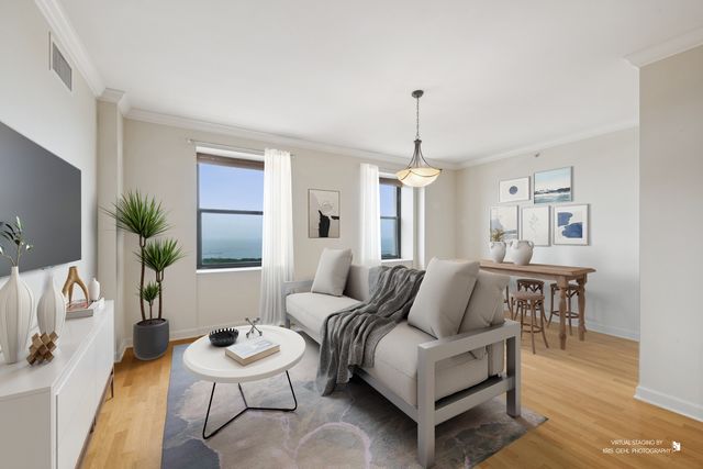 310 S Michigan Avenue 1804, Chicago, IL 60604