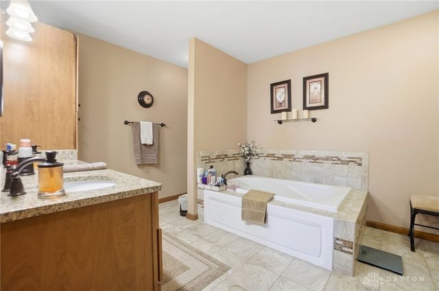 1681 Valley Heights Road, Xenia, OH 45385