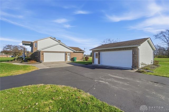 1681 Valley Heights Road, Xenia, OH 45385