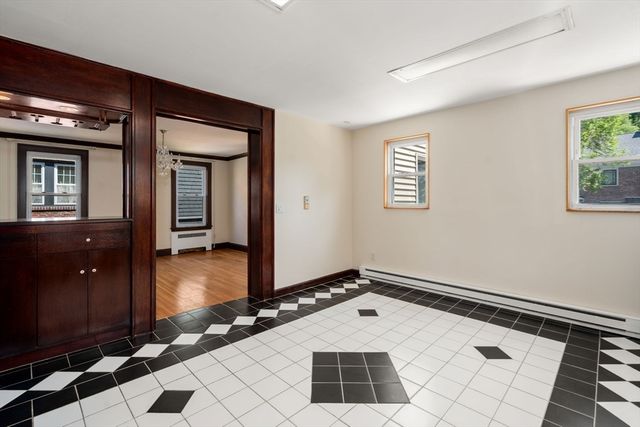 261 Russett Rd, Brookline, MA 02467