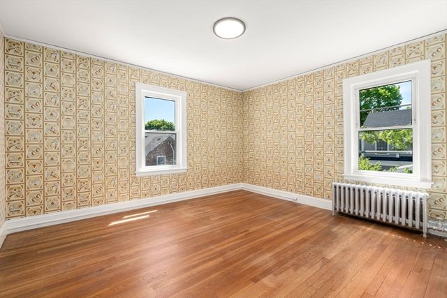 261 Russett Rd, Brookline, MA 02467