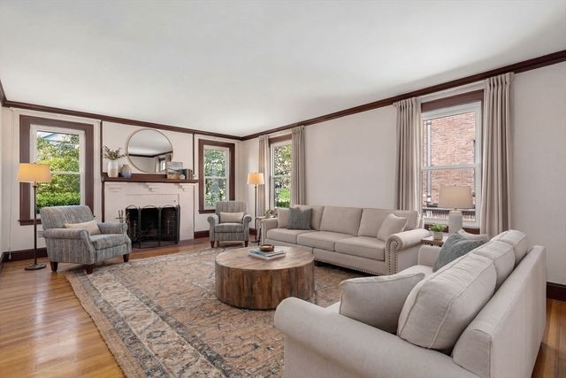 261 Russett Rd, Brookline, MA 02467