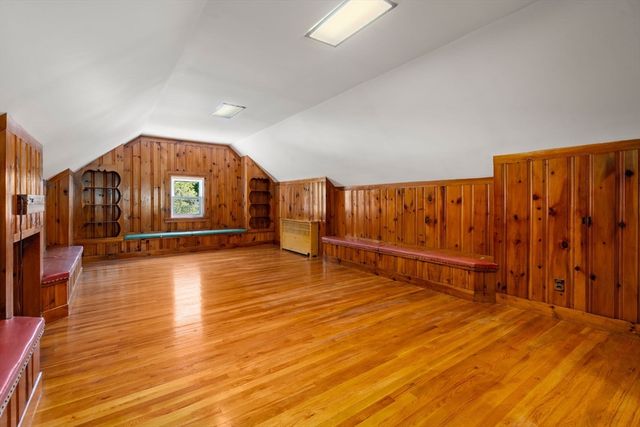 261 Russett Rd, Brookline, MA 02467