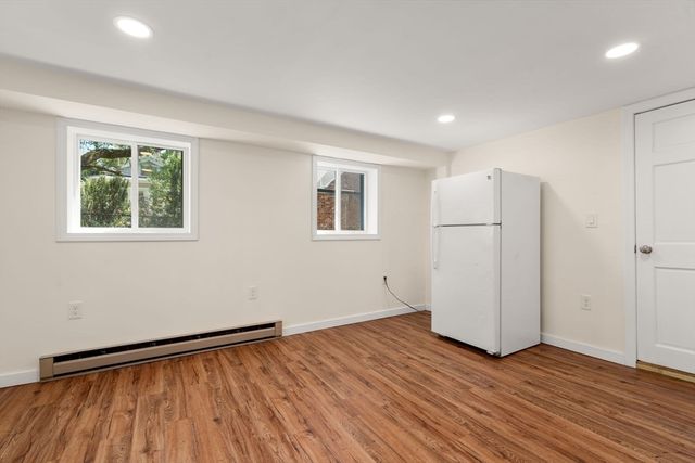 261 Russett Rd, Brookline, MA 02467