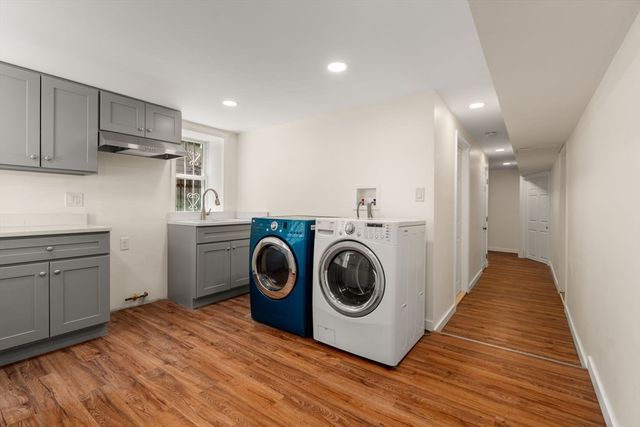 261 Russett Rd, Brookline, MA 02467