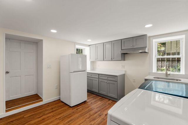261 Russett Rd, Brookline, MA 02467