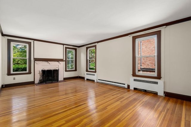 261 Russett Rd, Brookline, MA 02467